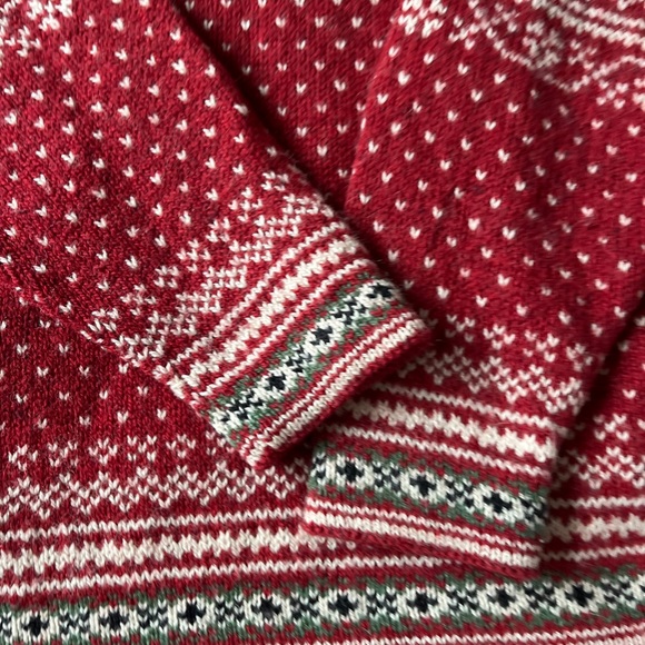 Women’s LL Bean Sweater Medium Red Beige Green Wool Buttons - Picture 14 of 14